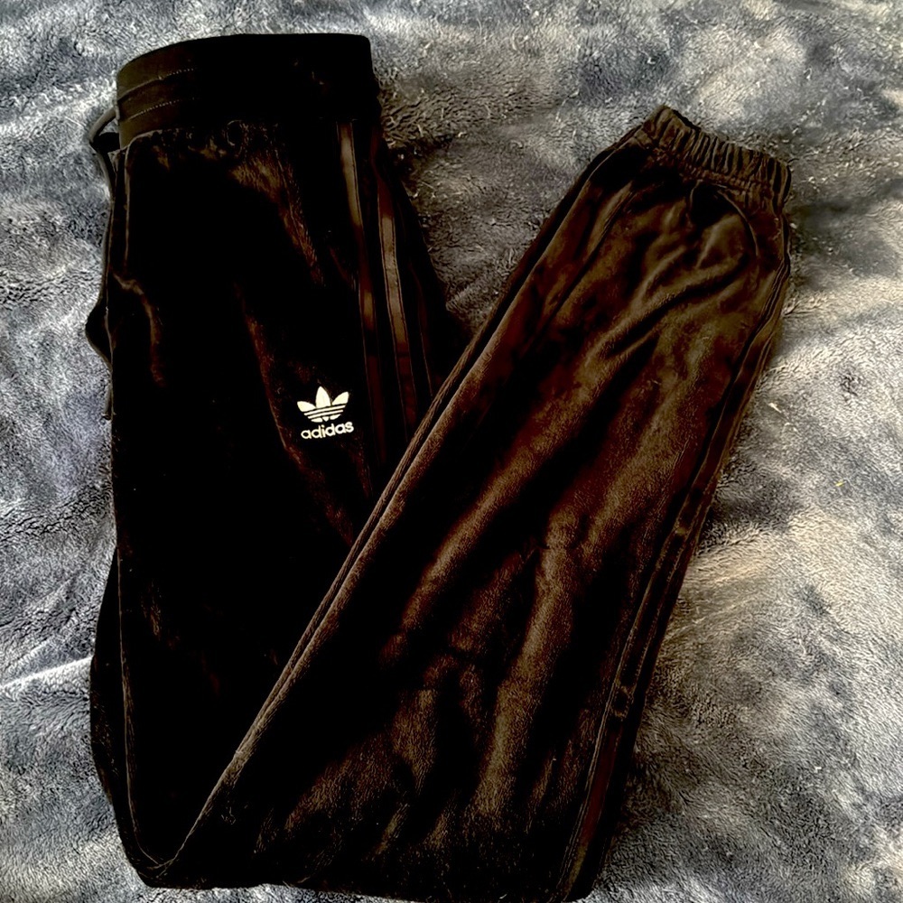 Adidas Women’s Velour Track Pants XS never worn